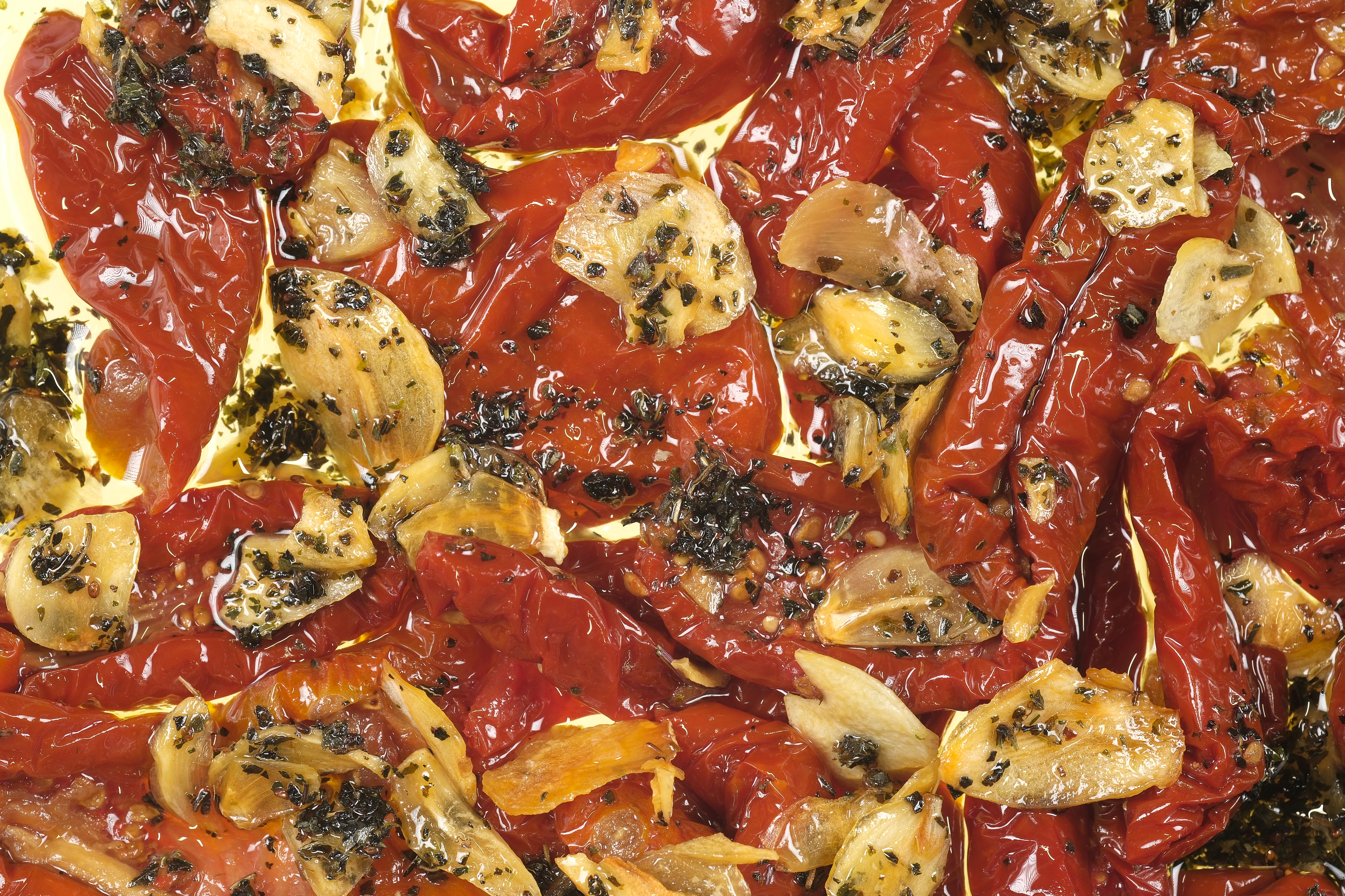 Rajčata San Marzano česnek bazalka naložená v oleji 700g